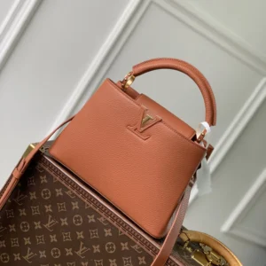 Capucines new size handbag
