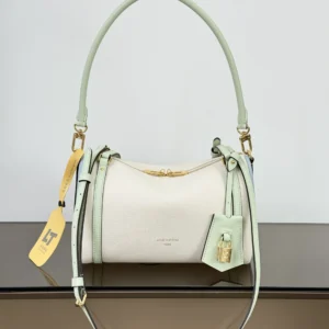 EXPRESS Small Messenger Bag👜