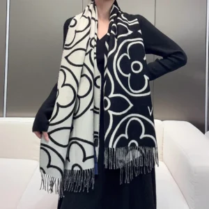 LV In Bloom scarf AP1500