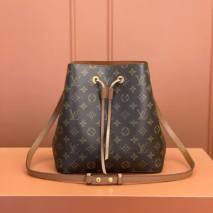 NEONOE medium handbag M44887