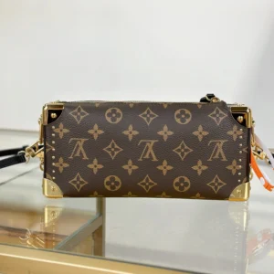 SLIM TRUNK Handbag