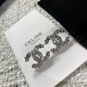The best-selling Xiaoxiang stud earrings are now available in a hot new release