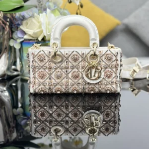 ❤️❤️Lady D-Joy small embroidery white pink diamond