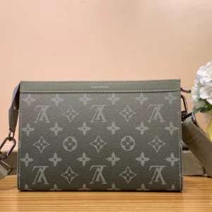 【GASTON WEARABLE WALLET Handbag 】 Gradual Green flower (make old version) ✨AP4300