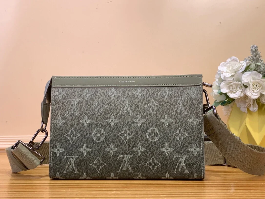 【GASTON WEARABLE WALLET Handbag 】 Gradual Green flower (make old version) ✨AP4300