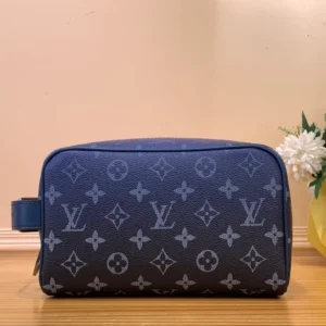 【LOCKER DOPP KIT Makeup Bag 】 Gradient Blue Flower (make old version) ✨AP4100