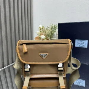 🎉 The new messenger bag 🎉AP6000