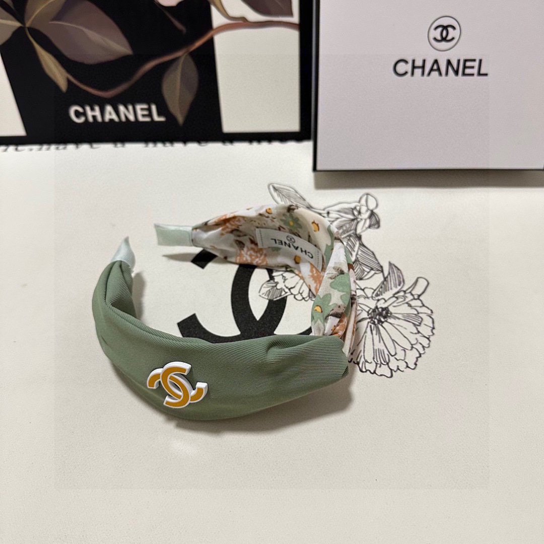 Sage Green & Floral Contrast Headband – Soft Satin Knot with Iconic Logo Detail - 图片 8