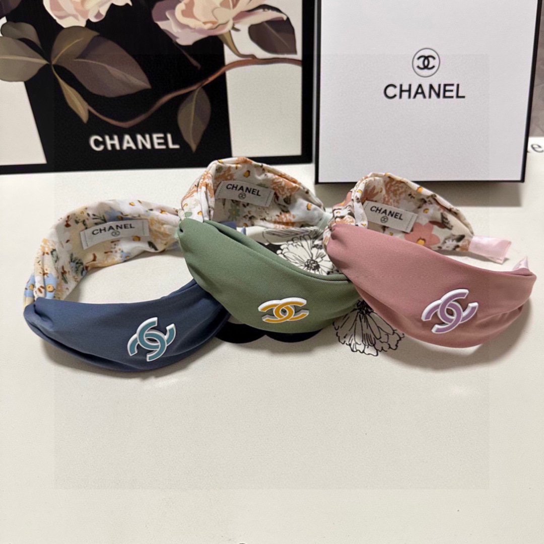 Sage Green & Floral Contrast Headband – Soft Satin Knot with Iconic Logo Detail - 图片 9