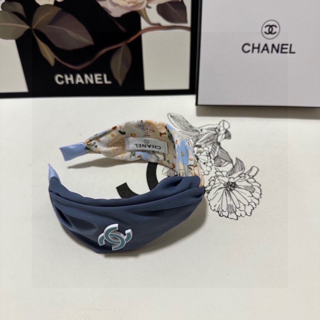 Dusty Blue & Floral Contrast Headband – Soft Satin with Signature Logo Accent - 图片 3