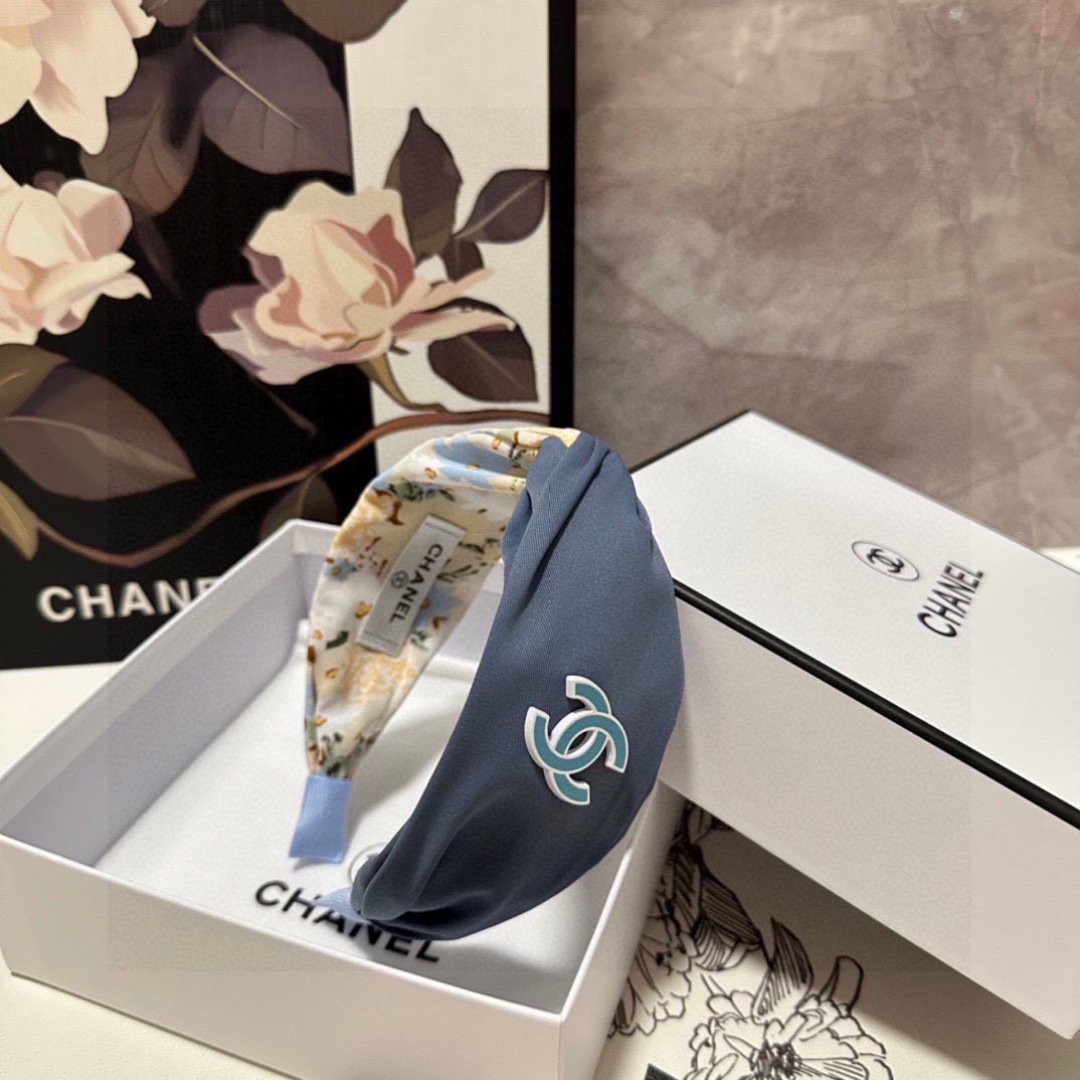Dusty Blue & Floral Contrast Headband – Soft Satin with Signature Logo Accent - 图片 6