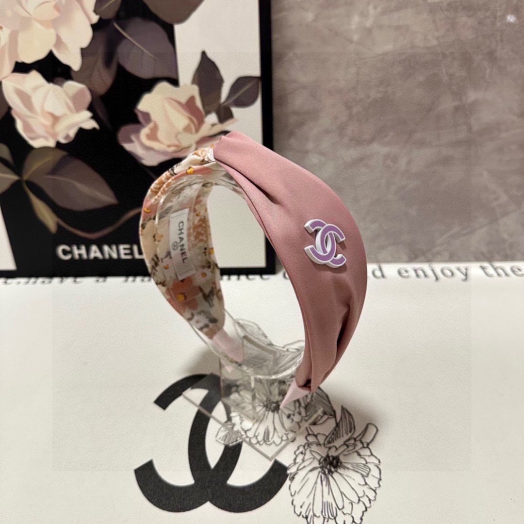 Blush Pink & Floral Contrast Headband – Soft Satin Finish with Logo Accent - 图片 2