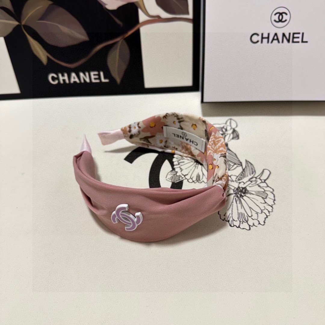 Blush Pink & Floral Contrast Headband – Soft Satin Finish with Logo Accent - 图片 3