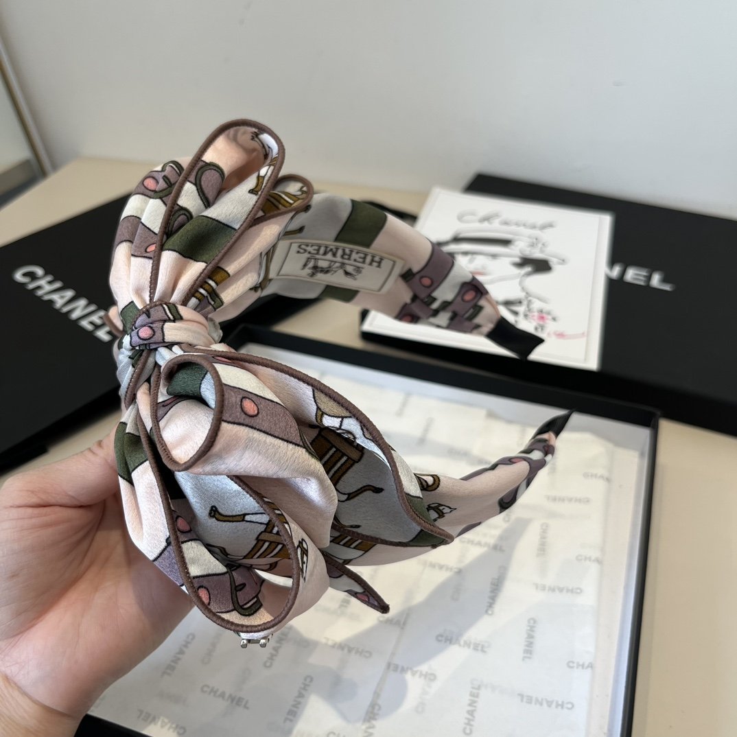 HERMÈS Silk Bow Headband · Floral Printed Hair Accessory in Rose Blush - 图片 4