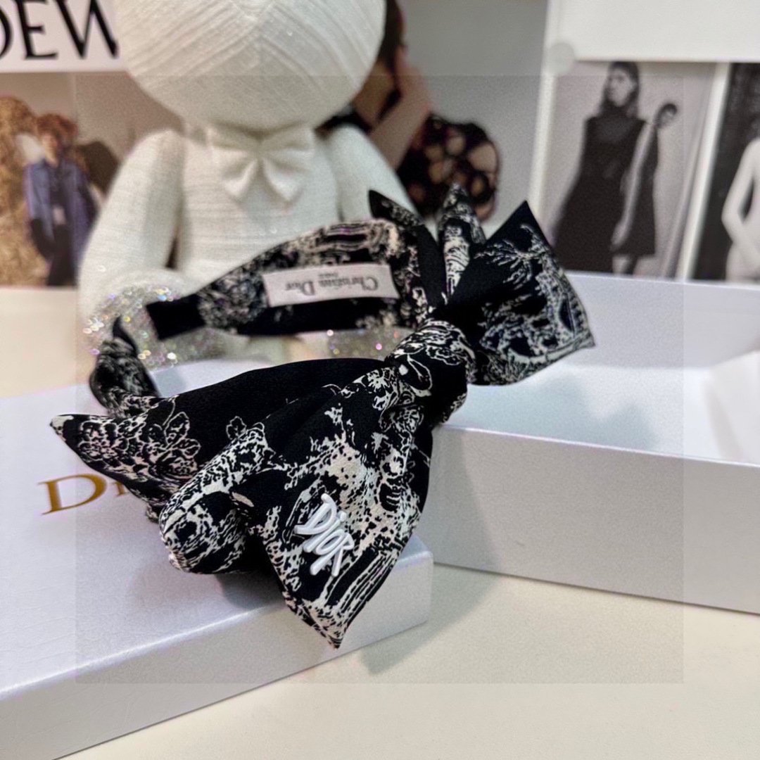 Navy Toile de Jouy Bow Headband – Satin Finish with Dior-Inspired Logo - 图片 7