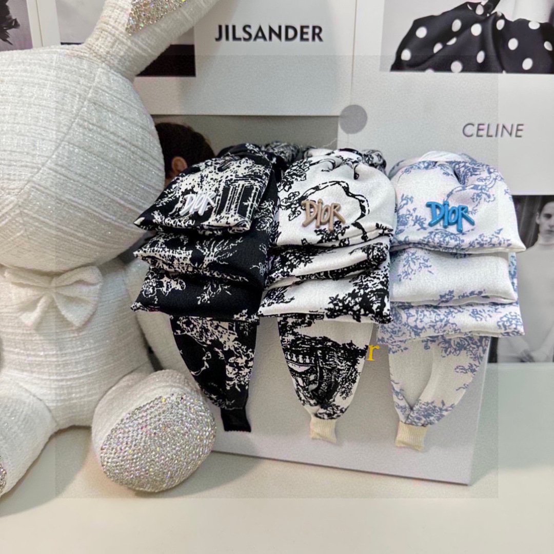 Navy Toile de Jouy Bow Headband – Satin Finish with Dior-Inspired Logo - 图片 9