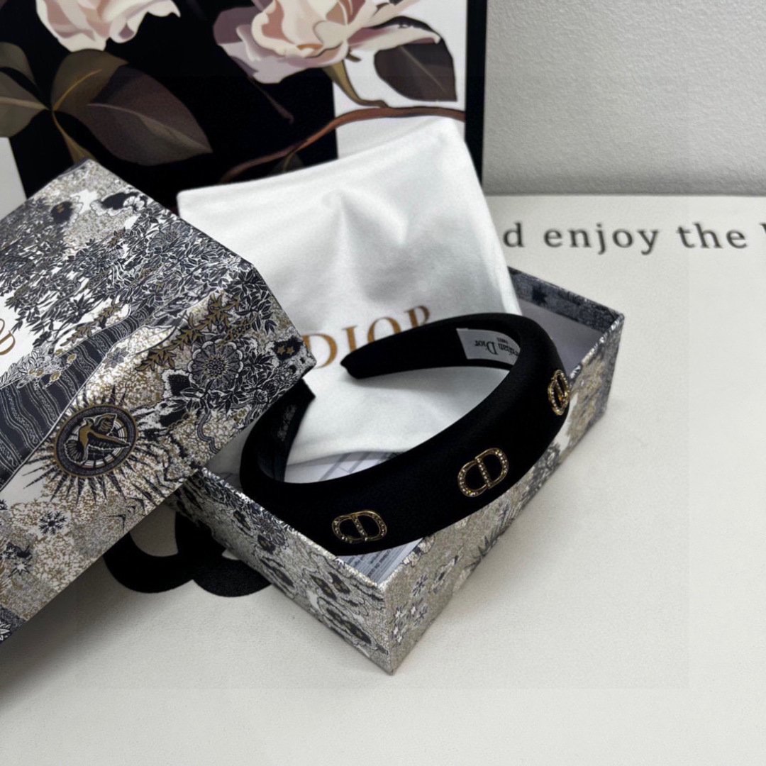 Black Satin Headband with Gold CD Hardware – Modern Parisian Statement Piece - 图片 9