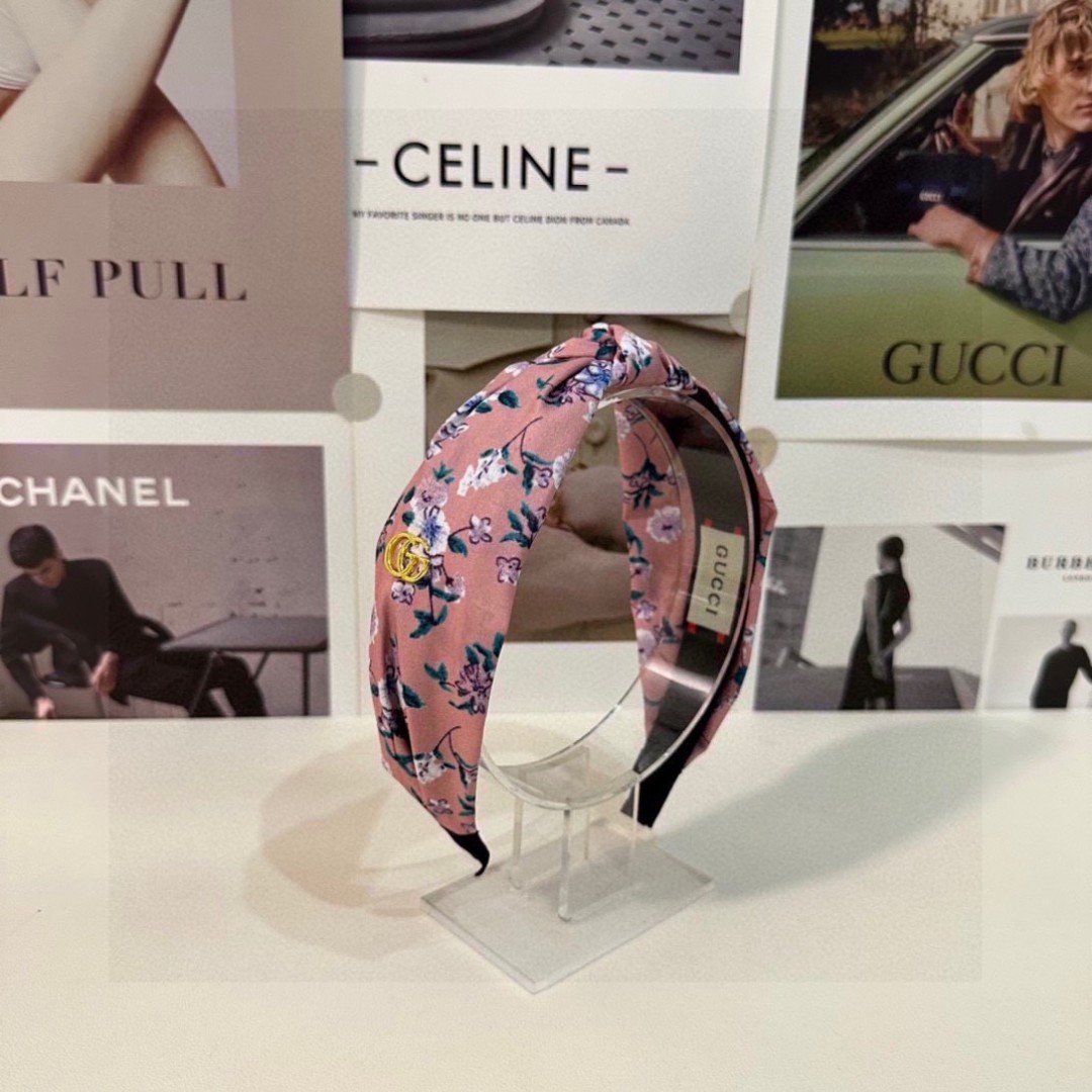 Pink Floral Padded Headband – Custom Fabric with Gold Gucci-Inspired Emblem - 图片 2