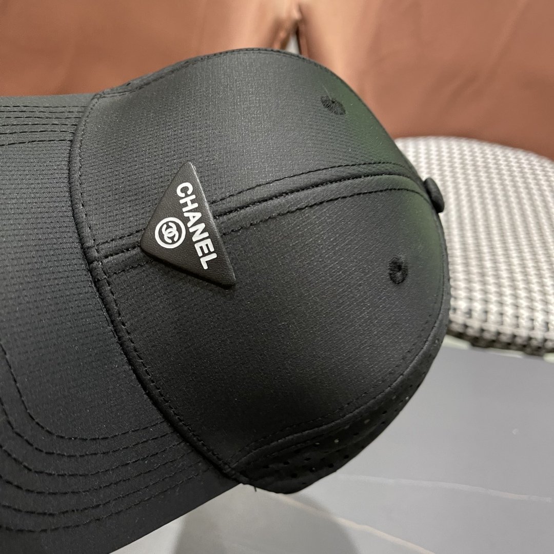 CHANEL 2025 Black Technical Baseball Cap with Triangle Logo Badge - 图片 8