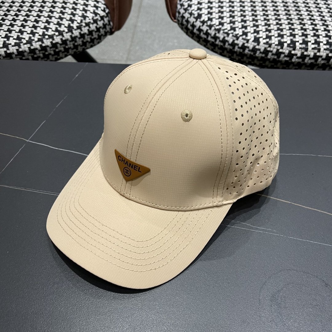 CHANEL 2025 Beige Breathable Baseball Cap with Triangular Logo - 图片 2