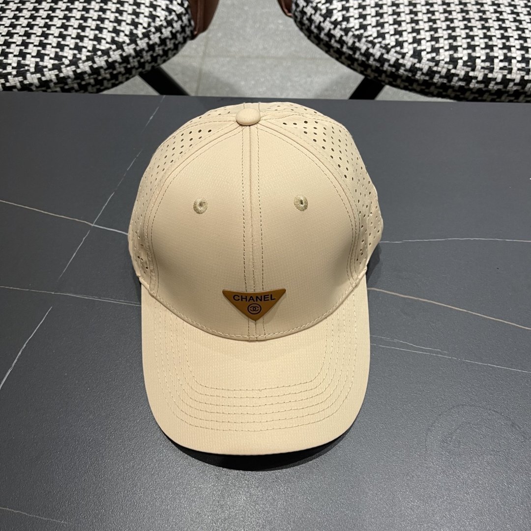 CHANEL 2025 Beige Breathable Baseball Cap with Triangular Logo - 图片 4