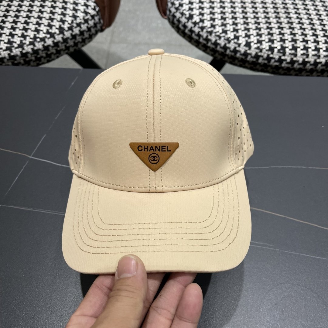 CHANEL 2025 Beige Breathable Baseball Cap with Triangular Logo - 图片 6