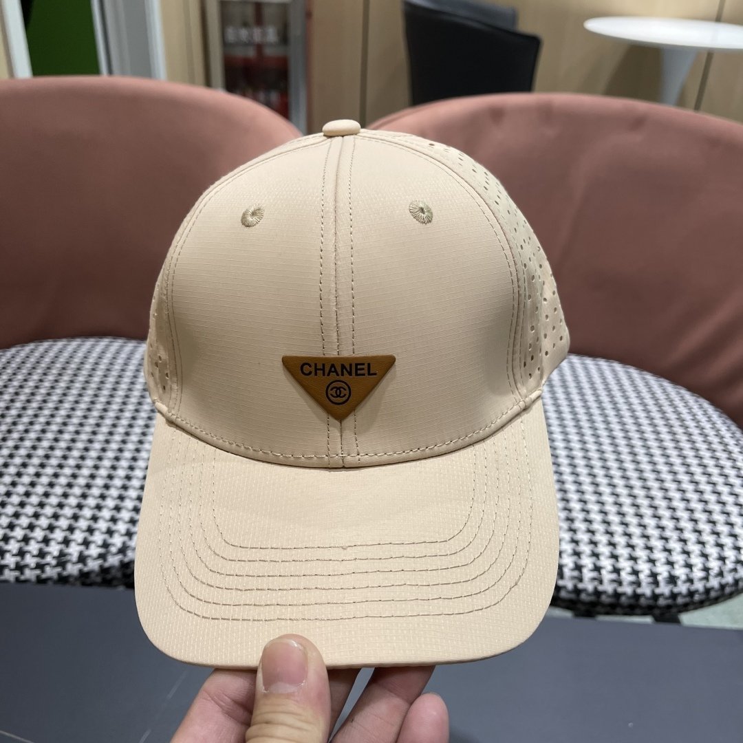 CHANEL 2025 Beige Breathable Baseball Cap with Triangular Logo - 图片 7