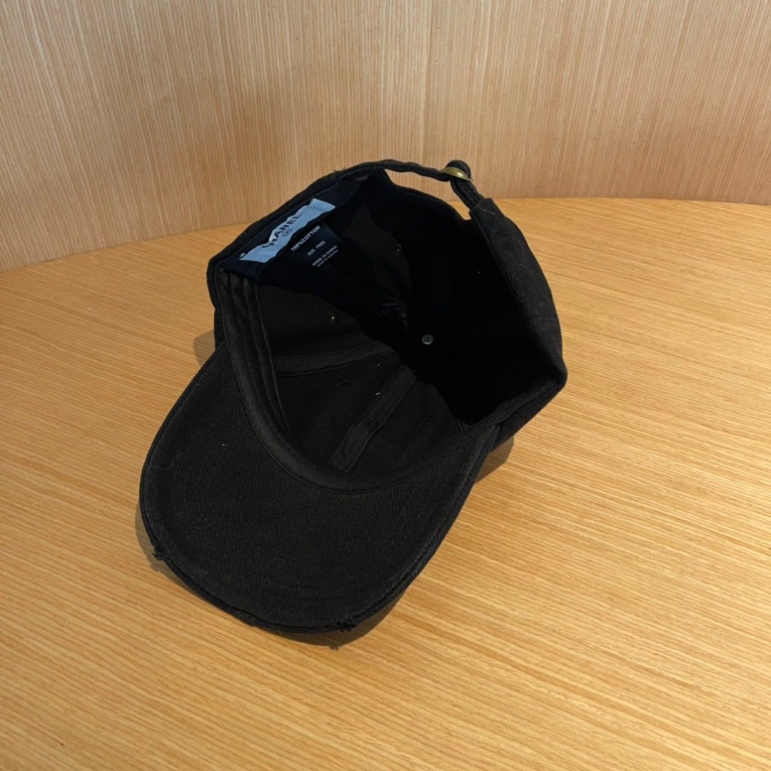 CHANEL Distressed Black Cotton Cap with Crystal CC Emblem - 图片 4