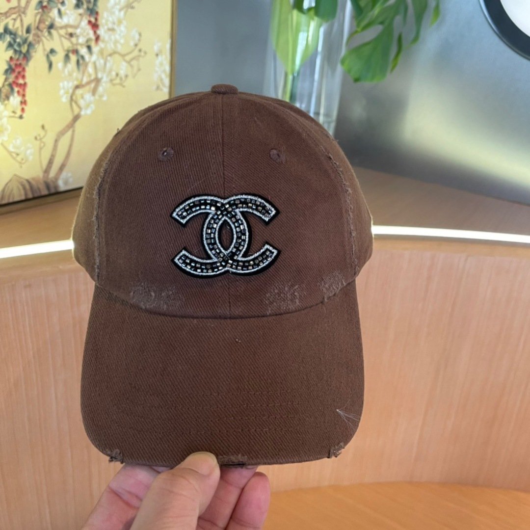 CHANEL Vintage Brown Crystal Logo Distressed Cotton Baseball Cap - 图片 6