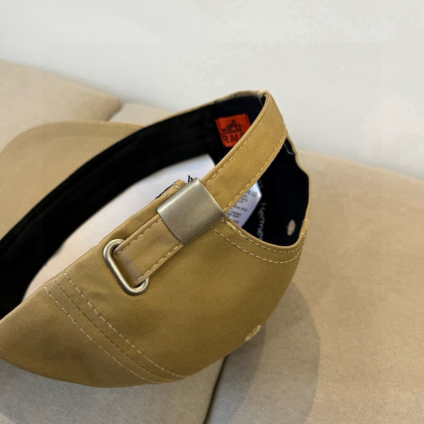 HERMÈS Khaki Embroidered “H” Baseball Cap in Heritage Varsity Style - 图片 4