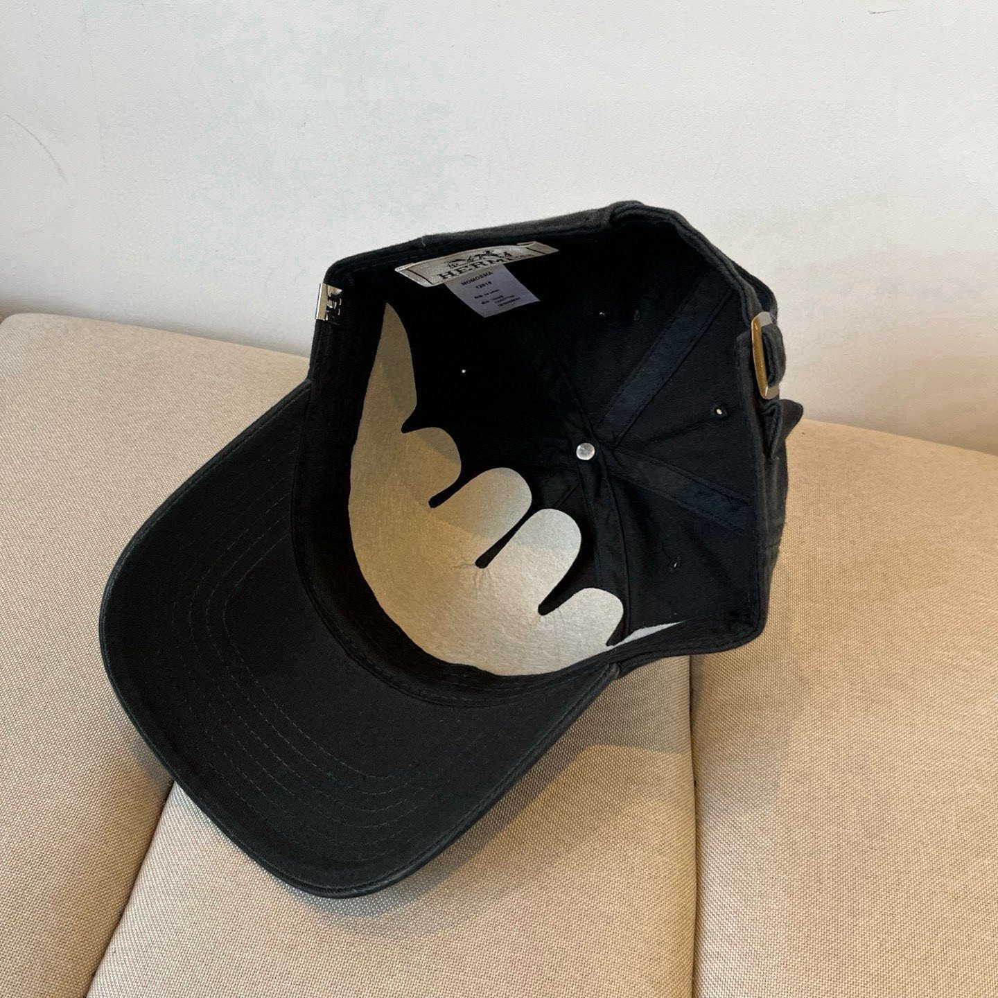 HERMÈS Classic Black Cotton Baseball Cap for Elevated Simplicity - 图片 7