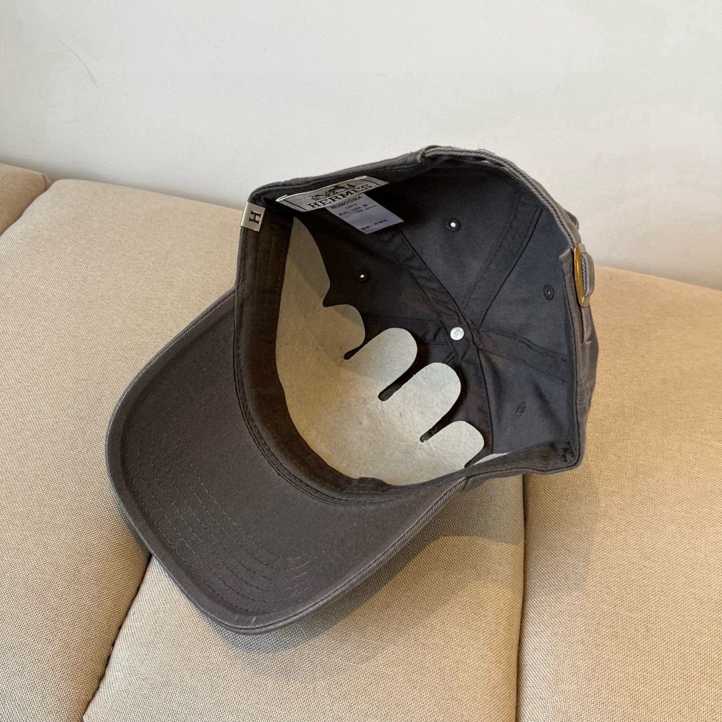 HERMÈS Charcoal Washed Cotton Baseball Cap for Effortless Sophistication - 图片 7