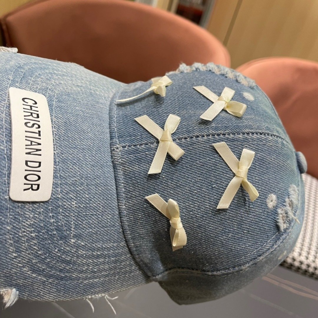 Dior Pale Blue Distressed Denim Baseball Cap with Satin Bows - 图片 6