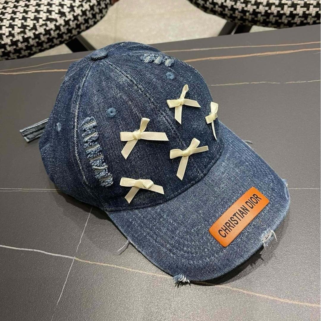 Dior Light Blue Denim Baseball Cap with Satin Bows & Leather Logo Patch - 图片 4