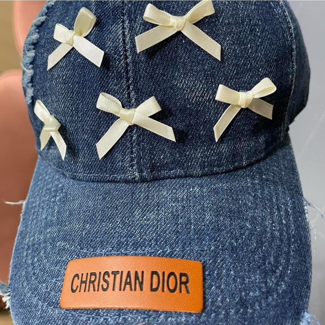 Dior Light Blue Denim Baseball Cap with Satin Bows & Leather Logo Patch - 图片 6