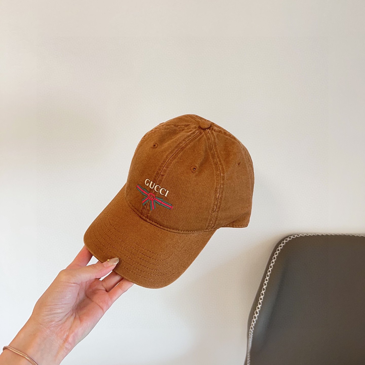 Gucci 2025 Unisex Caramel Brown Baseball Cap – Signature Web Ribbon Accent - 图片 4