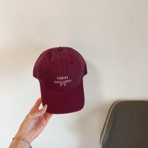 Gucci 2025 Unisex Burgundy Baseball Cap – Signature Web Embroidery