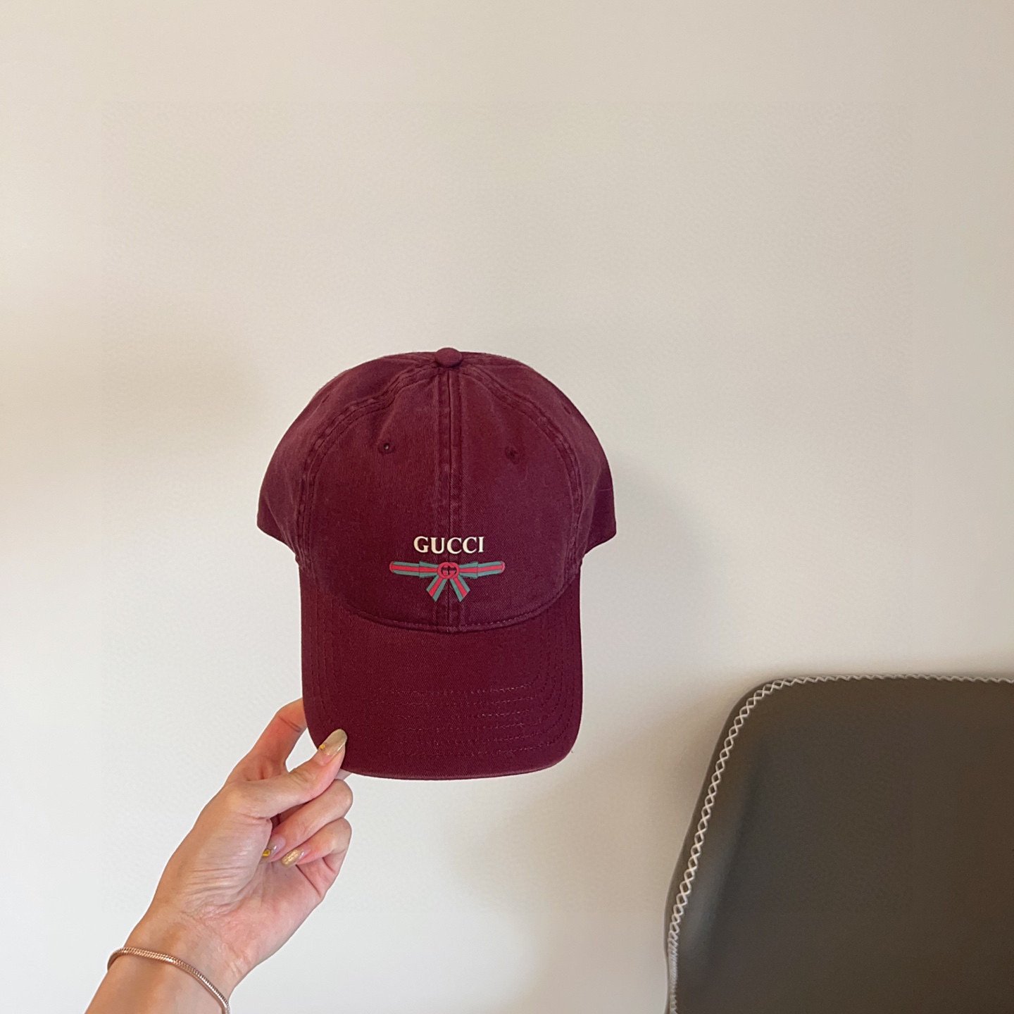 Gucci 2025 Unisex Burgundy Baseball Cap – Signature Web Embroidery - 图片 3