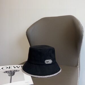 Gucci 2025 Unisex Black Bucket Hat – Timeless Streetwear Essential