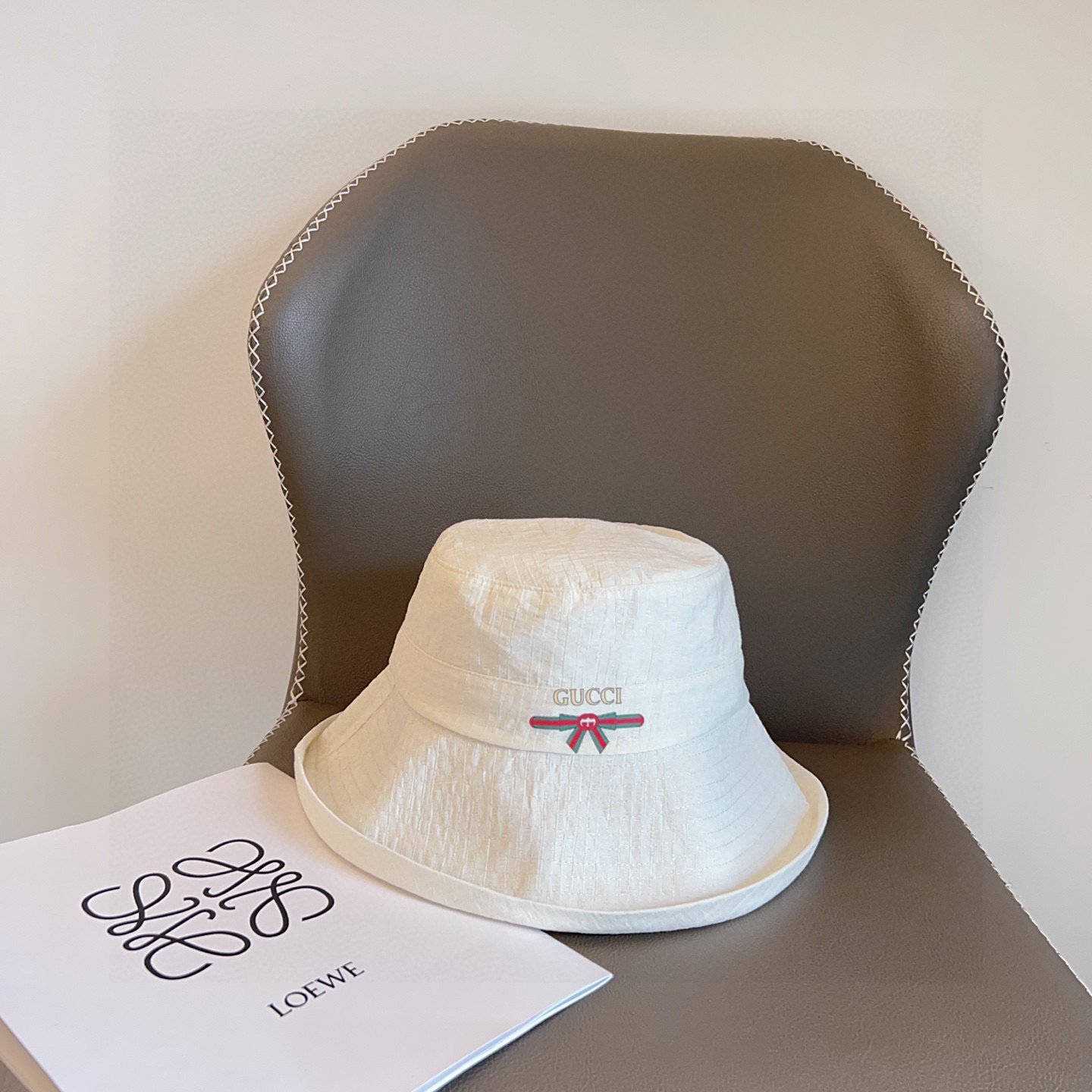Gucci 2025 Wide-Brim Linen Cotton Bucket Hat – Foldable Summer Essential - 图片 3