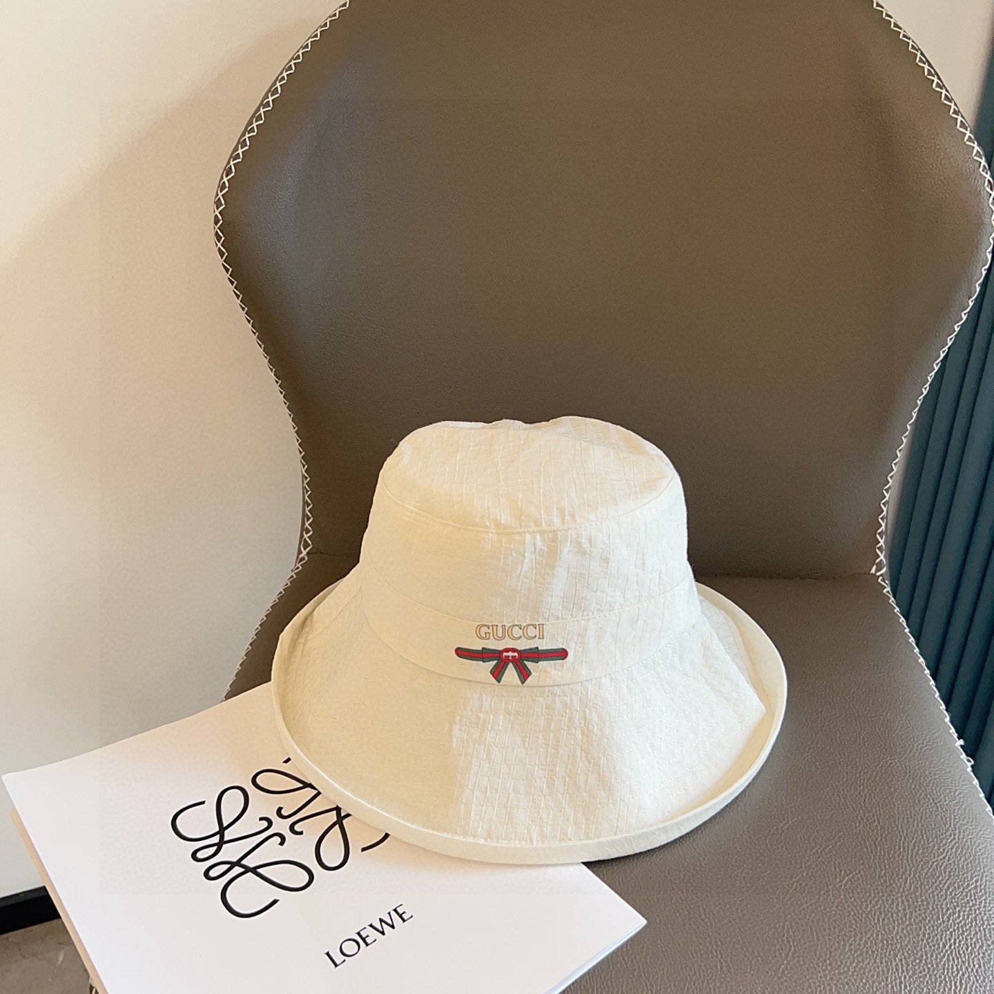 Gucci 2025 Wide-Brim Linen Cotton Bucket Hat – Foldable Summer Essential - 图片 4