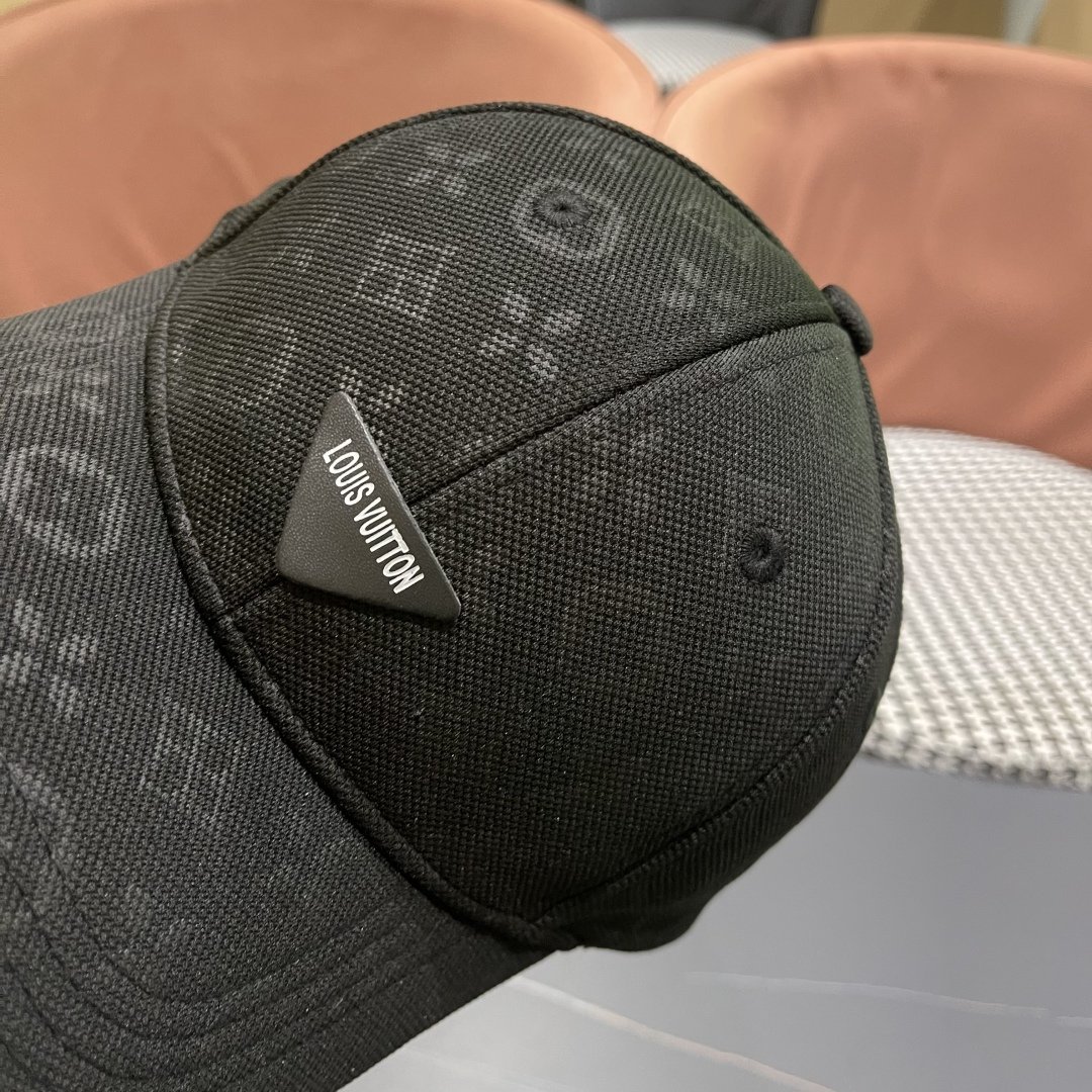 Louis Vuitton Black Monogram Baseball Cap – Lightweight Canvas Urban Essential - 图片 6