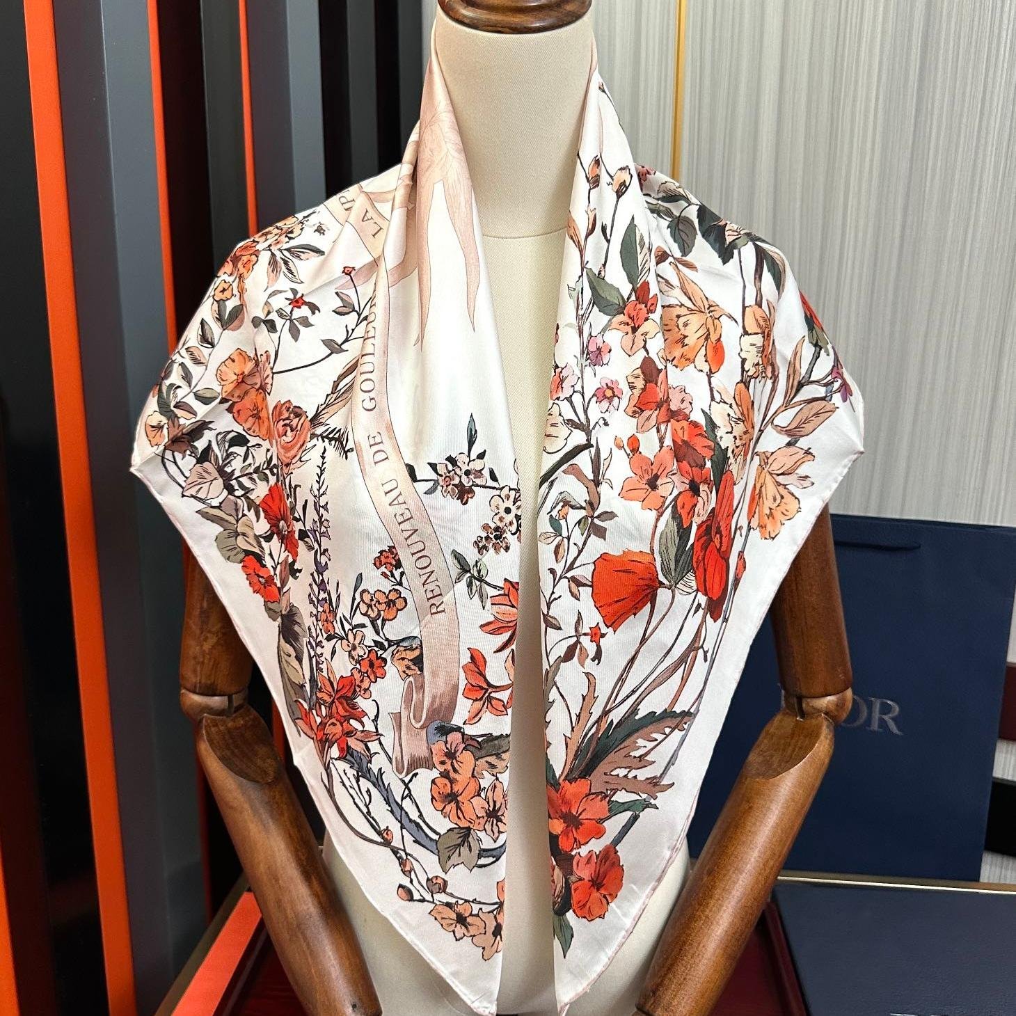 Dior Solar Flora Silk Scarf – Spring/Summer 2025 Limited Edition, 90x90cm