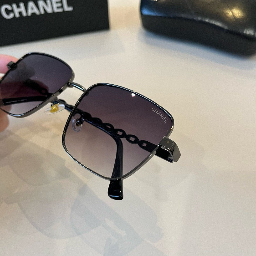 Glossy Black Square Sunglasses with Gradient Lens & Chain Temples · Chanel-Inspired - 图片 5