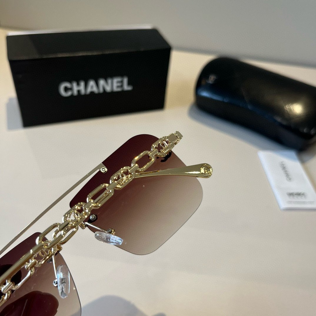 Chanel-Inspired Rimless Square Sunglasses with Gradient Brown Lenses & Logo Chain Temples - 图片 7