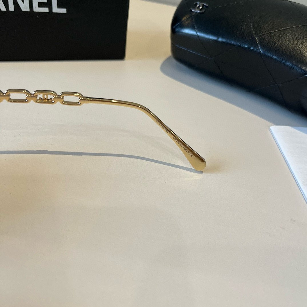 Chanel-Inspired Rimless Square Sunglasses with Gradient Brown Lenses & Logo Chain Temples - 图片 8