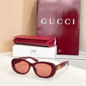 Gucci Oval Frame Sunglasses · Retro Minimalist Design with Gold GG Accent