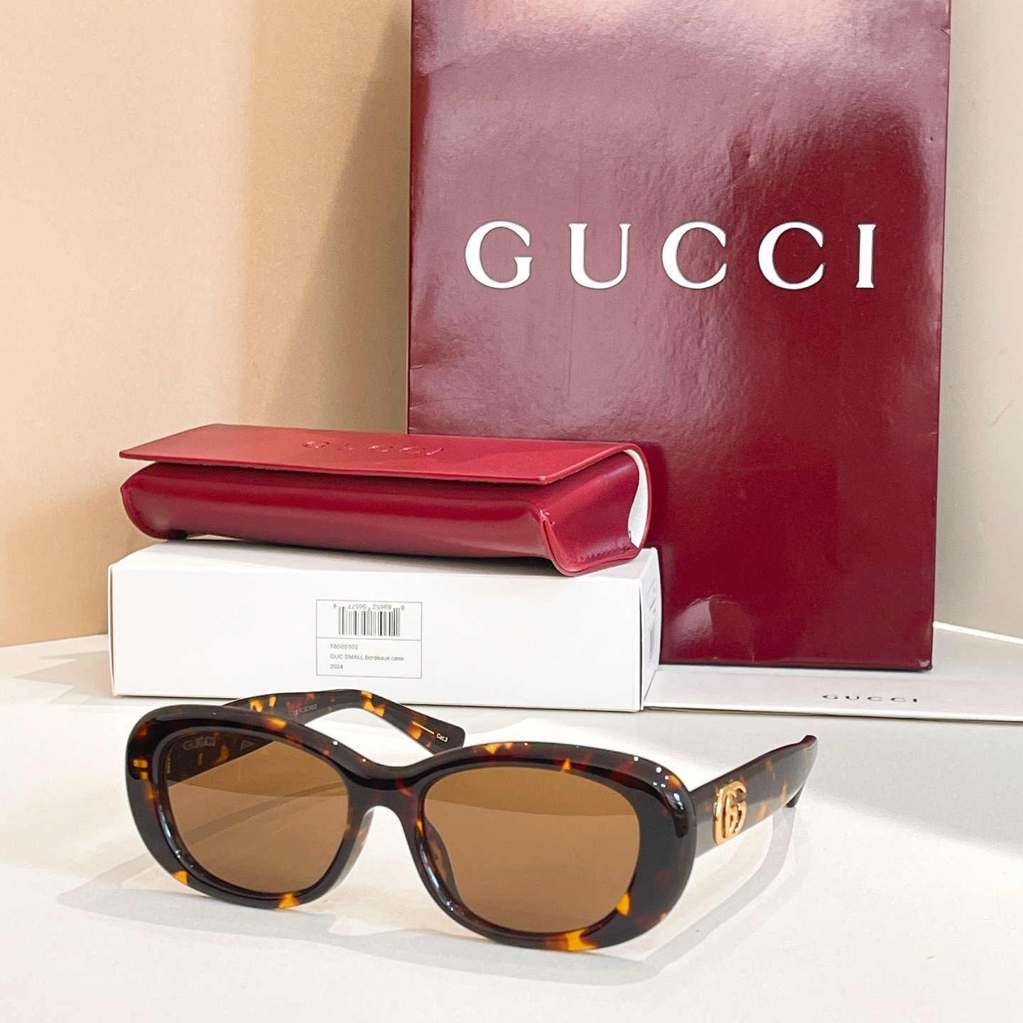Gucci Oval Frame Sunglasses · Retro Minimalist Design with Gold GG Accent - 图片 5
