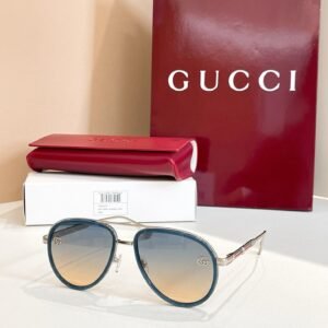 Gucci Retro Aviator Sunglasses · Unisex Metal Frame with Gradient Lenses and Signature Stripe