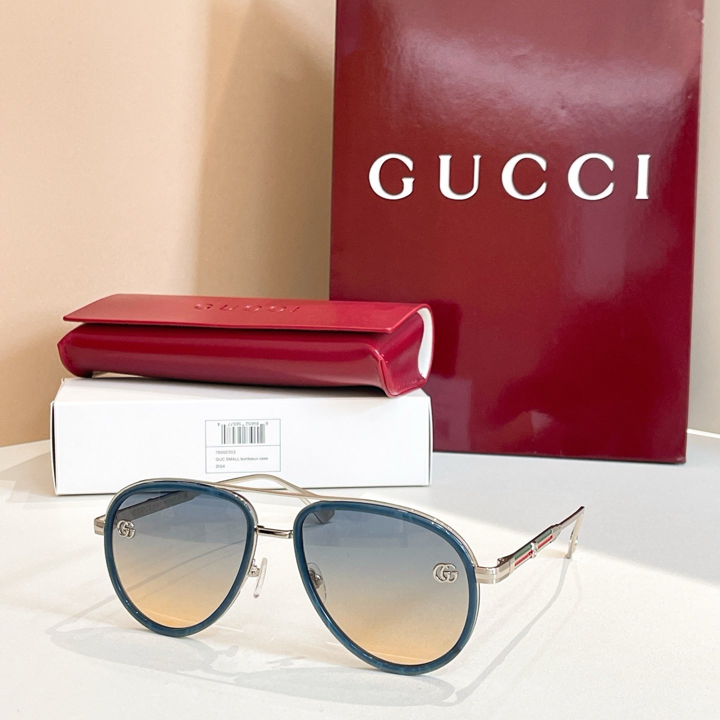 Gucci Retro Aviator Sunglasses · Unisex Metal Frame with Gradient Lenses and Signature Stripe